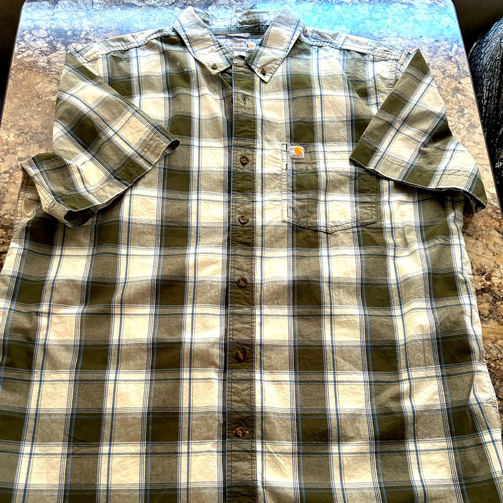 MENS CARHARTT short sleeve button down x large shirt. Like new